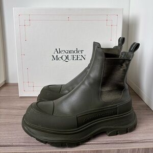 Alexander McQUEEN Khaki Tread Slick Chelsea Boots Men's Sz 9.5 US Authentic